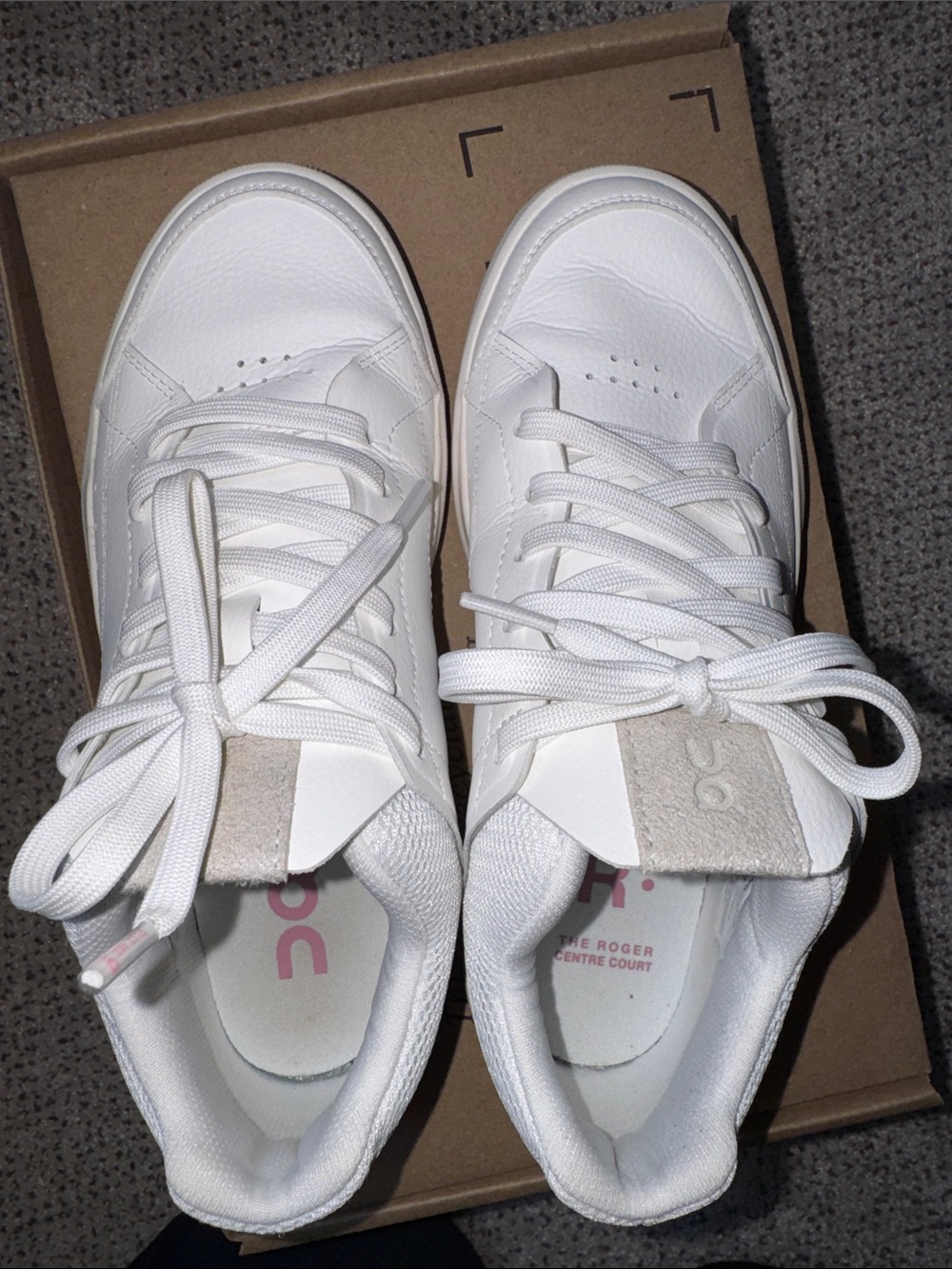 On Cloud The Roger Centre Court Sneaker in Cream with Pink Accents Size 6 - Picture 3 of 6